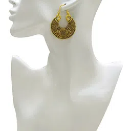 DZINETRENDZ Geometric Half Hoop Earrings image 2