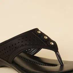 Rubeezz Women Textured Open Toe Flats image 5