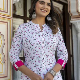 ANNAYEMA APPARELS Floral Printed Kurta image 5