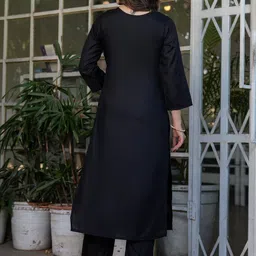 CaniBani Women Floral Embroidered Regular Thread Work Kurta with Trousers & With Dupatta image 3