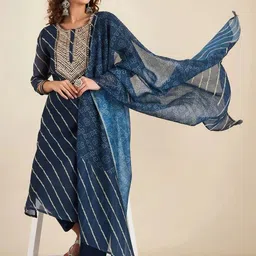 nari dream Women Cotton Rayon Kurta Pant Dupatta Set image 1