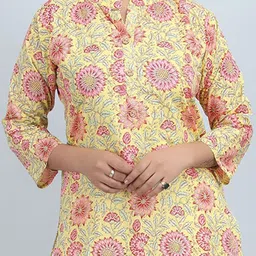 SHIFORY Women Floral Printed Keyhole Neck Thread Work Kurta image 2
