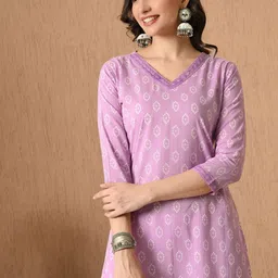 Anouk Rustic Floral Printed V-Neck Straight Kurta image 4