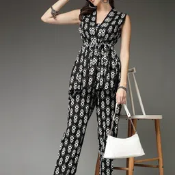 ZIMI LIFESTYLE Printed V-Neck Tunic & Trousers Co-Ords image 4