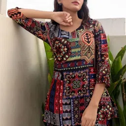 Maheshwar Printed V-Neck Tunic & Palazzos Co-Ords image 2