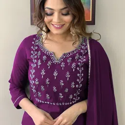 KRIVANSH STORE Ethnic Motifs Embroidered V-Neck Thread Work Thread Work Kurti image 3