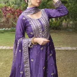 IRVAAH Ethnic Motifs Embroidered Thread Work Straight Kurta With Patiala & Dupatta image 3