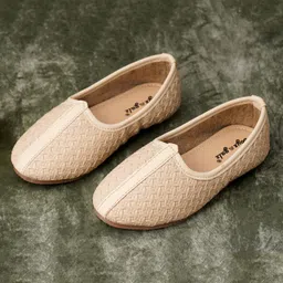 boyz n galz Textured Mojaris - Cream-picture-15