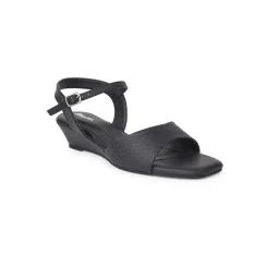 Bata Women Black Tpr Sandals-image-38