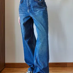 BIANCO LUCCI Women Regular Fit Mid-Rise Light Fade Jeans image 4