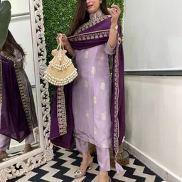 GoSriKi Women Floral Regular Kurta with Trousers & With Dupatta image 5