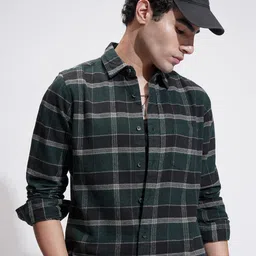 HIGHLANDER Checked Cutaway Collar Long Sleeves Slim Fit Casual Cotton Shirt-picture-27