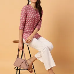 NEESH Women Floral Printed Pure Cotton Kurti image 2