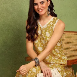 Moda Rapido Women Gold Kurta Sets image 2