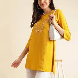 Sangria Floral Embroidered Kurti image 5