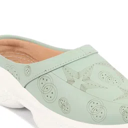 FAUSTO Women Printed Lightweight Clogs image 2