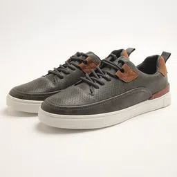 THE BEAR HOUSE Men Textured Sneakers-picture-27