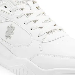 Red Tape Men Round Toe Memory Foam Sneakers image 4