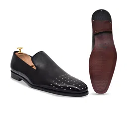 GRIFFIN Men Embellished Lightweight Comfort Insole Slip-On Sneakers image 5