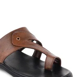 Walkfree Men Textured One Toe Comfort Sandals image 4