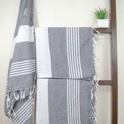 Aura Grey & White 3 Pieces Printed Cotton 200 GSM Towel Set image 2