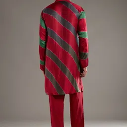 KALKI Fashion Men Dyed Regular Linen Kurta with Trousers image 4