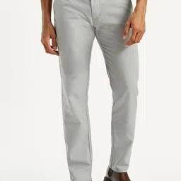 Levis Men Textured Slim Fit Mid-Rise Chinos-image-9
