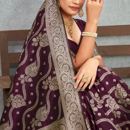 VASTRAAVEDAA Paisley Zari Art Silk Heavy Work Banarasi Saree image 3