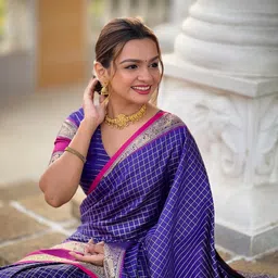 CANIZZARO Woven Design Zari Silk Blend Banarasi Saree image 3