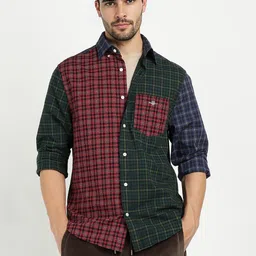 GANT Men Relaxed Fit Checked Spread Collar Pure Cotton Poplin Casual Shirt-image-14