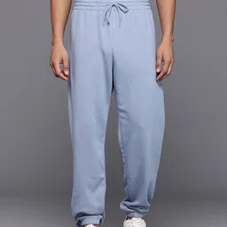 New Balance Men Relaxed fit Essentials French Terry Jogger-picture-28