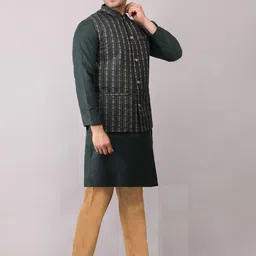 Voniry Men Ethnic Motifs Embroidered Regular Kurta with Pyjamas image 3