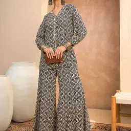 Shae by SASSAFRAS PrintedV Neck Shirt With Palazzo Co-Ords-image-90