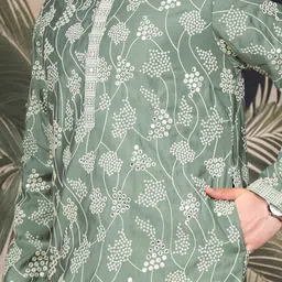 Sangria Men Floral Embroidered Sequinned Kurta image 2