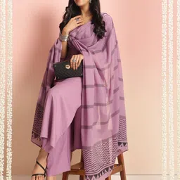 DIVASTRI Solid Notch Neck Straight Kurta With Palazzos & Dupatta image 2