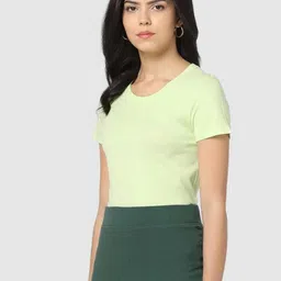 GAP Short-Sleeve Round Neck T-shirt image 5