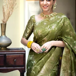 ZIKARAA Woven Design Zari Handloom Saree image 4