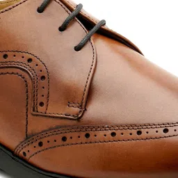 Florsheim Men Perforated Leather Formal Brogues image 5