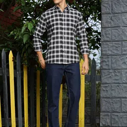 Metronaut Premium Slim Fit Tartan Checked Spread Collar Twill Weave Casual Shirt image 4