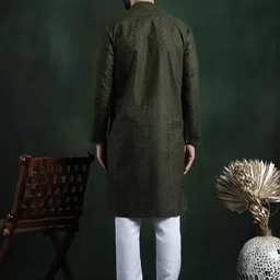 SOJANYA Men Embroidered Regular Thread Work Pure Cotton Kurta with Churidar image 4