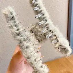 SHREEWATCHES Women Set of 5 Fur Claw Clip image 5