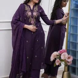 Komfortive Women Floral Embroidered Regular Thread Work Pure Cotton Kurta with Trousers & With Dupatta image 3