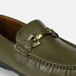 Mochi Men Textured Round Toe Leather Loafers Shoes image 2