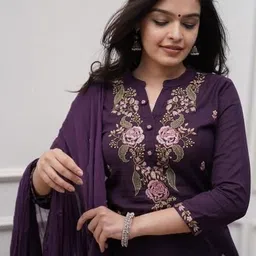 FAST FASHIONS Women Floral Embroidered Regular Thread Work Kurta with Trousers & With Dupatta image 5