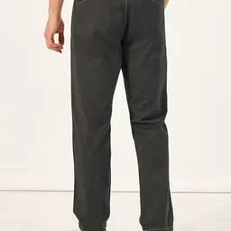 Styli Men Contrast Stitch Detail Twill Relaxed Fit Chino Trousers image 4