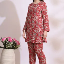 W Red Floral Printed Round Neck Tunic With Trousers image 5