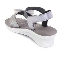 PENNEN Women Open Toe Flats image 3