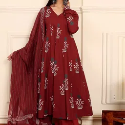 DIVASTRI Women Floral Printed Regular Kurta with Palazzos & Dupatta image 3