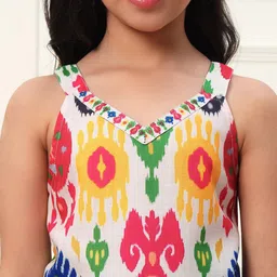 Bugandbees Girls Printed V-Neck Lehenga Choli With Dupatta image 5