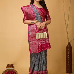 HI FI NX Polka Dot Silk Cotton Kanjeevaram Saree image 5